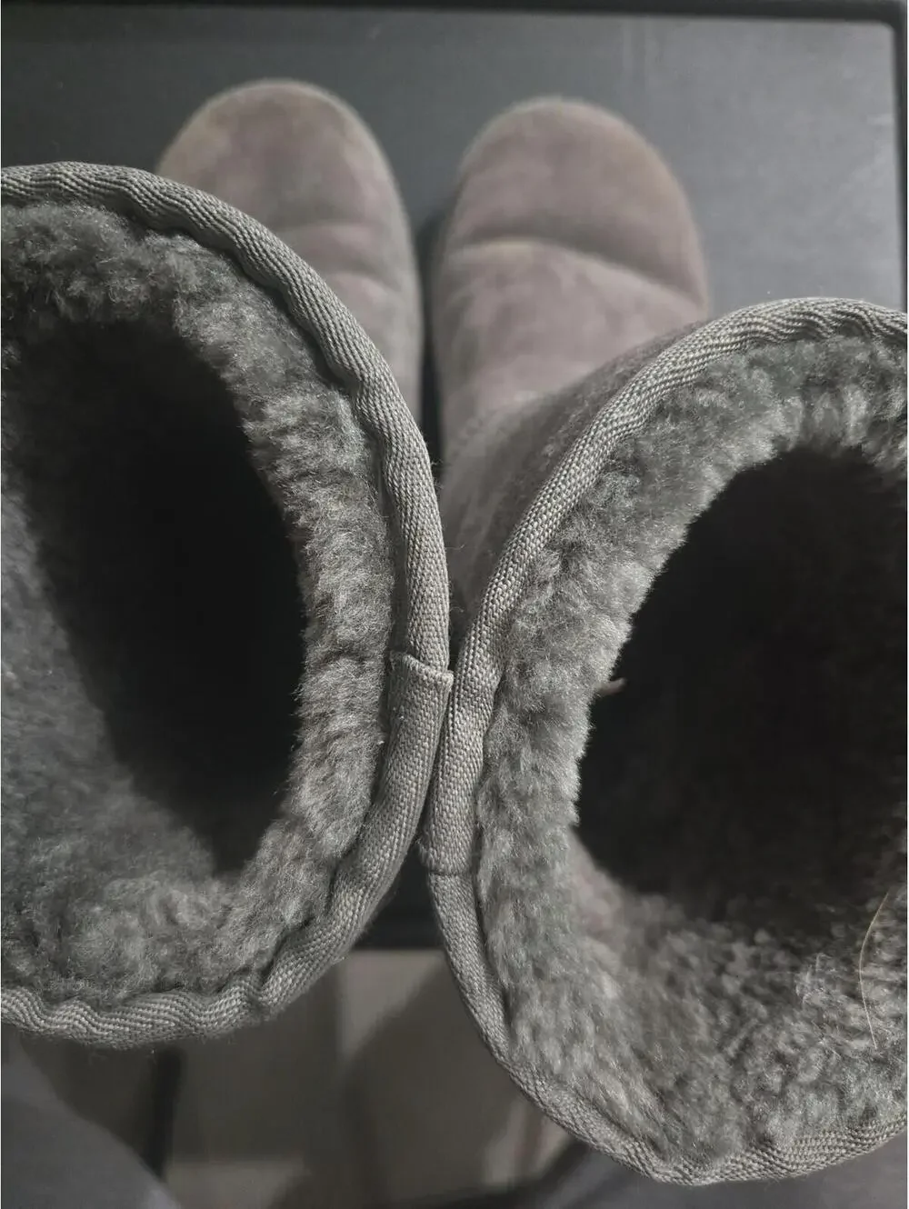 UGG Classic Short Grey Suede Sheepskin Boots Size 7